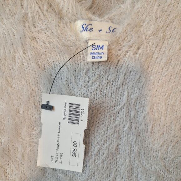 She + Sky Gray Fuzzy Knit V Neck Sweater Size Small Medium - Picture 2 of 7